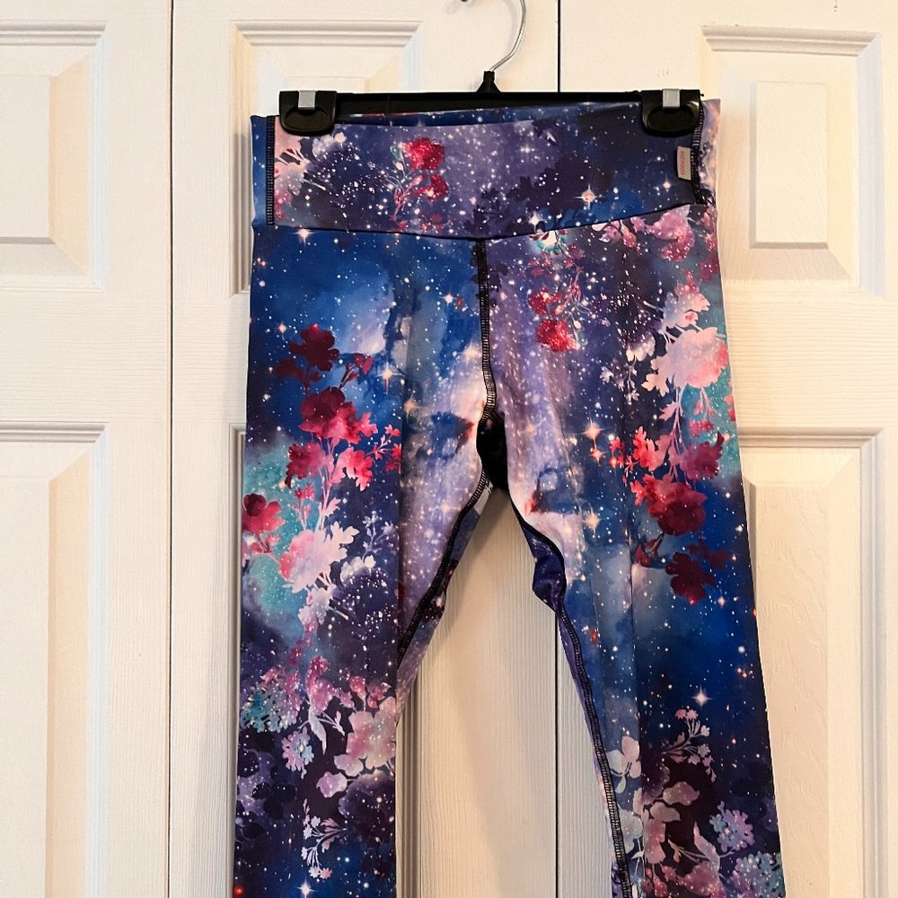 KOS USA Galactic Cropped Workout Pants (size small)